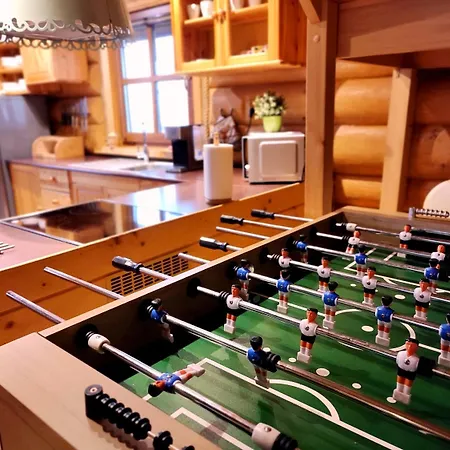 Luxusna Drevena Zrubova V Obci Feriehus *