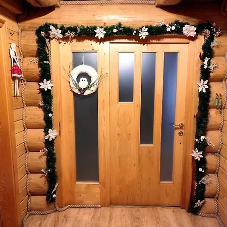 Luxusna Drevena Zrubova V Obci